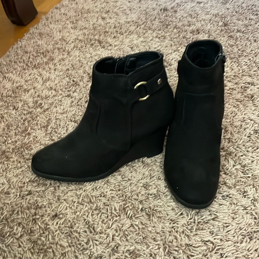 Women’s bootie wedge heel